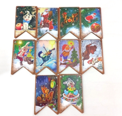 С Новым годом! Комплект деревянных флажков на елку